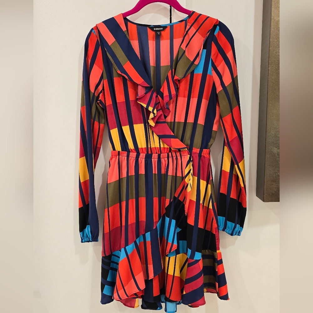 Express Color block elastic waist ruffle wrap style Dress SZ: XS